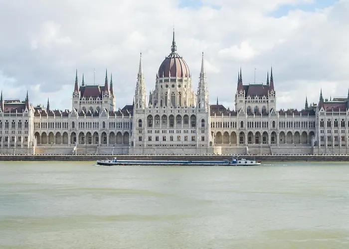 Sunrise Summit Budapest